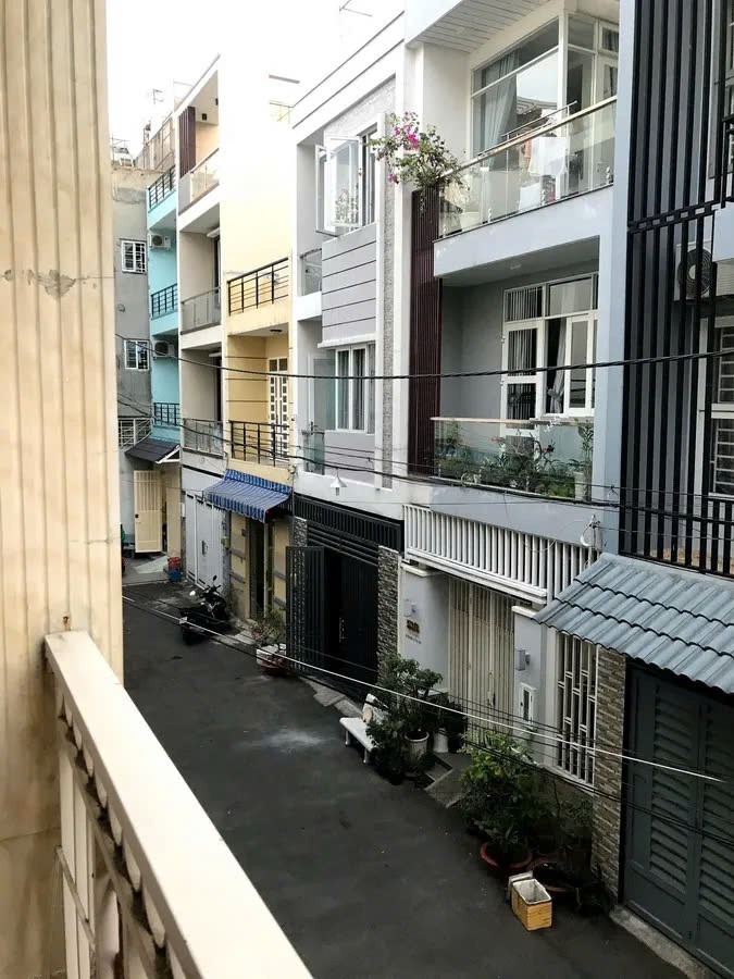 Nhà 4 Tầng, Hẻm 8m, Tân Phú: Vừa Ở Vừa Kinh Doanh - Giá 7.5 Tỷ
