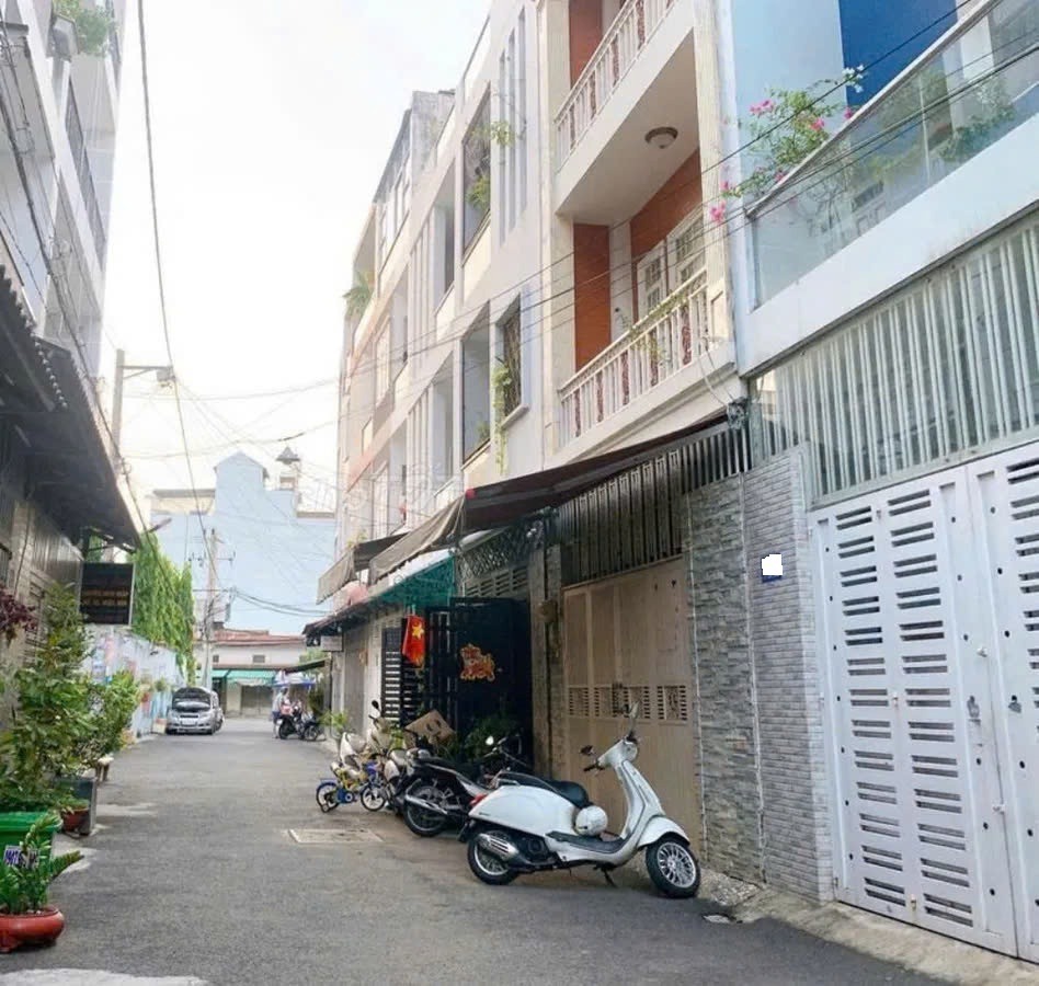 Nhà 4 Tầng, Hẻm 8m, Tân Phú: Vừa Ở Vừa Kinh Doanh - Giá 7.5 Tỷ
