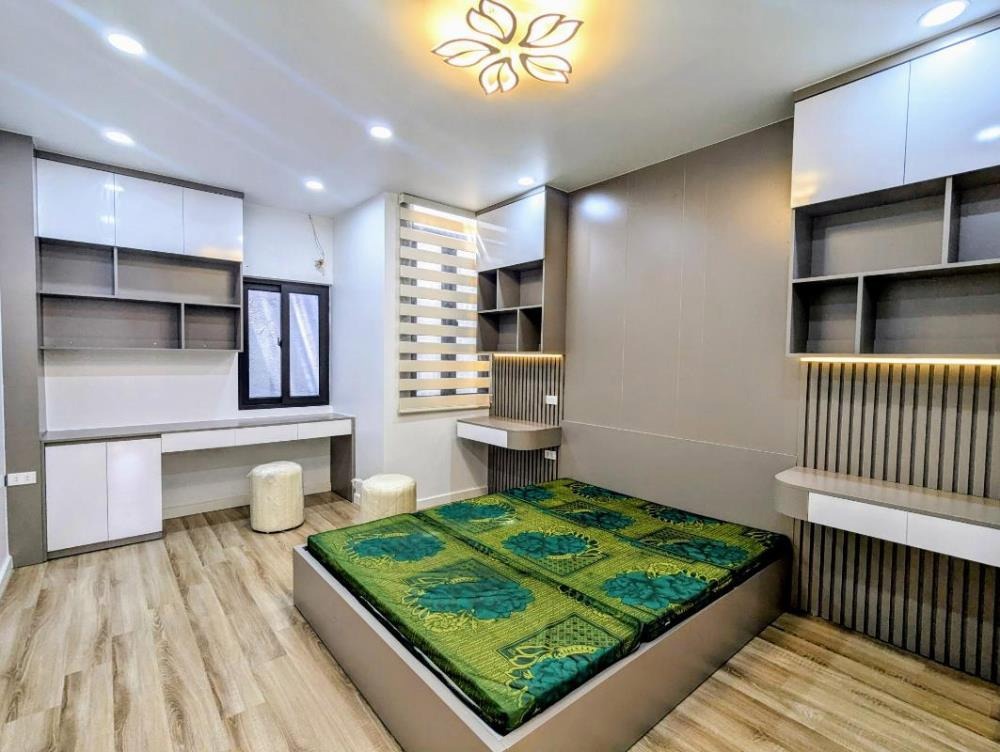 Bán Gấp Nhà Mặt Phố Ba Đình: 5 Tầng, Thang Máy, Giá 26.2 Tỷ