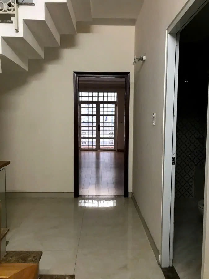 Nhà 4 Tầng, Hẻm 8m, Tân Phú: Vừa Ở Vừa Kinh Doanh - Giá 7.5 Tỷ