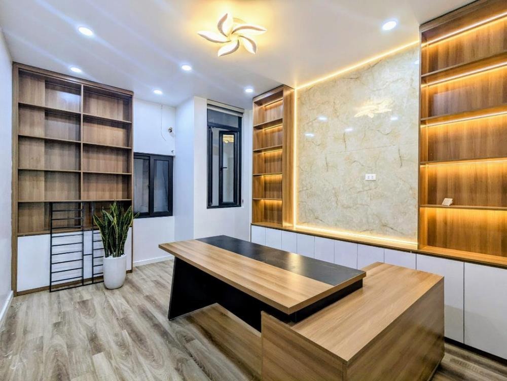 Bán Gấp Nhà Mặt Phố Ba Đình: 5 Tầng, Thang Máy, Giá 26.2 Tỷ
