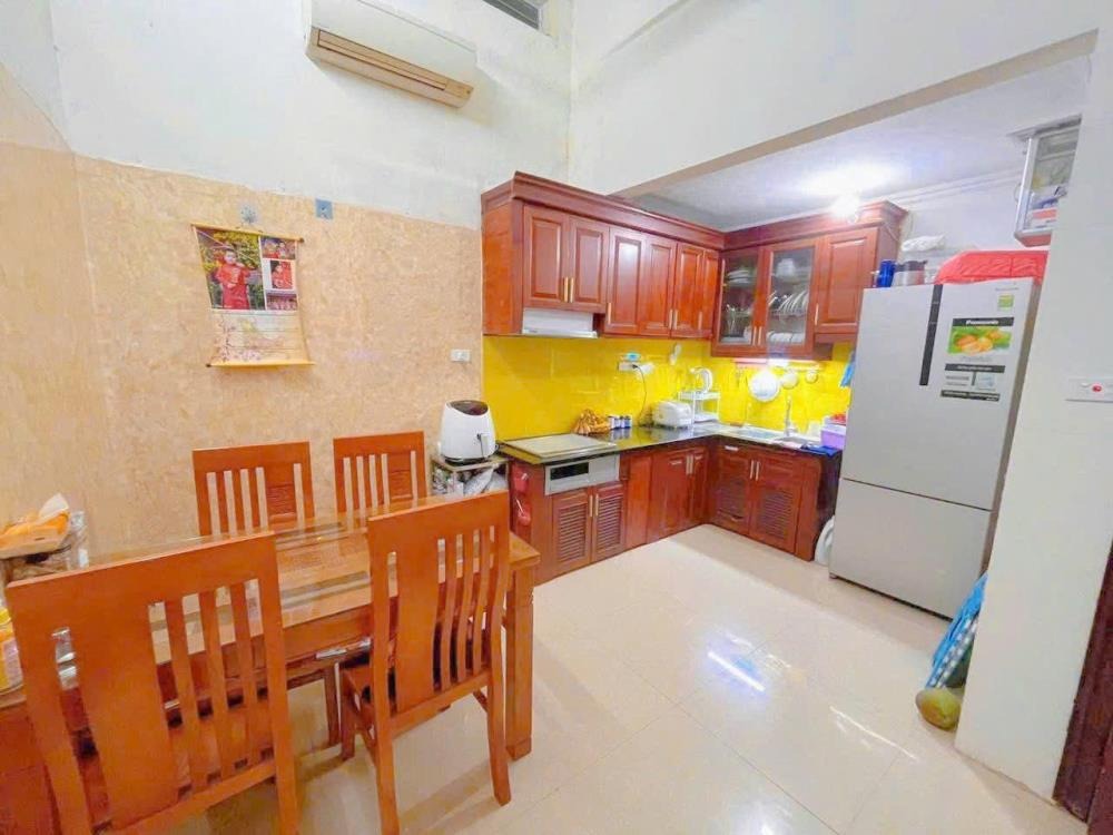 Bán nhà Cầu Giấy: Vị trí đắc địa, mặt tiền rộng, giá tốt nhất