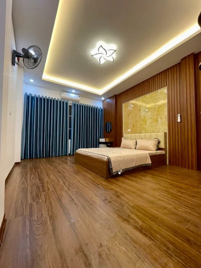 🏡 Siêu phẩm Nhà Phố Hoàng Mai 3PN, 5 Tầng - Ngõ Rộng, Xây Chắc