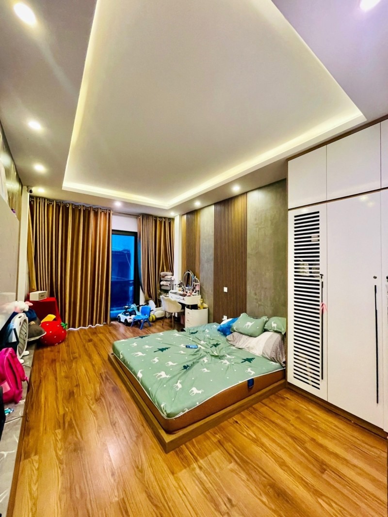 Bán nhà Phúc Đồng, Long Biên: 45m2, 6 Tầng, Thang Máy, Oto Vào, Giá Tốt