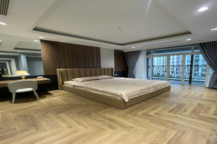Bán Căn Hộ  Royal City 130m² – 2PN Rộng Rãi – View Đẹp – Tầng Cao – Hướng  Mát Mẻ