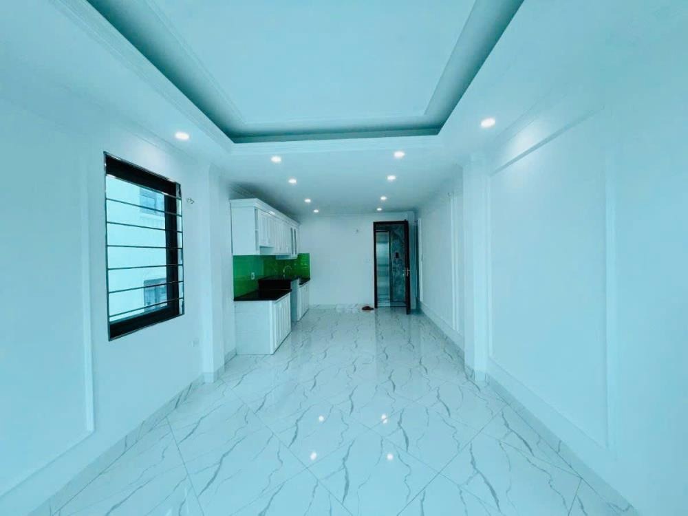 Kinh Doanh Sầm Uất - Nhà Mặt Phố Chùa Bộc 5 Tầng, 2 Mặt Thoáng