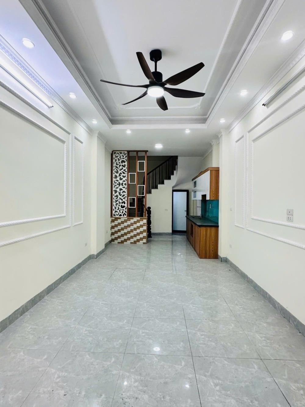 Hồ Tùng Mậu 36m² 5 Tầng, Mặt Tiền 3.1m, Gần Ga Tàu, Giá 8.2 Tỷ