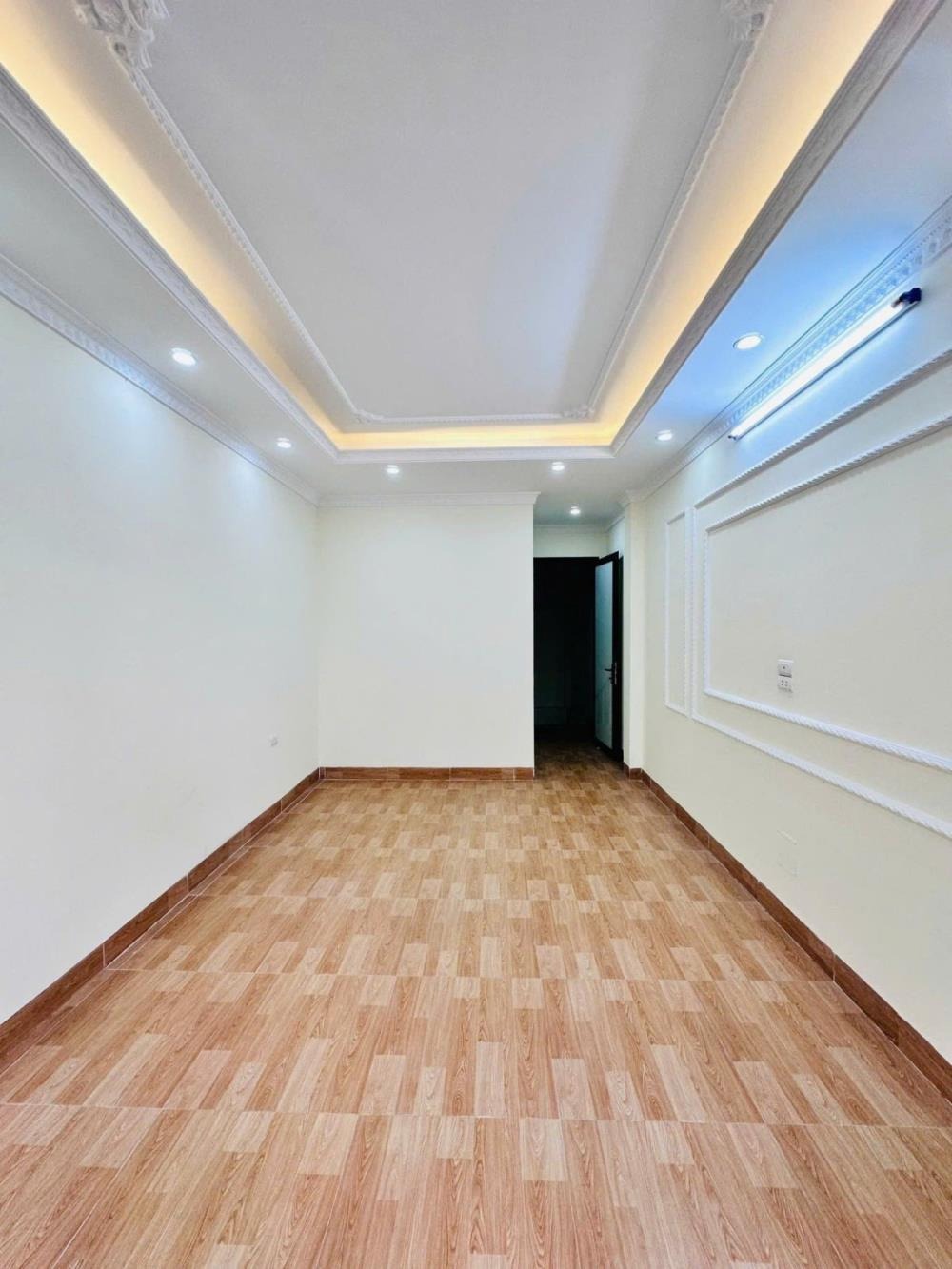Hồ Tùng Mậu 36m² 5 Tầng, Mặt Tiền 3.1m, Gần Ga Tàu, Giá 8.2 Tỷ