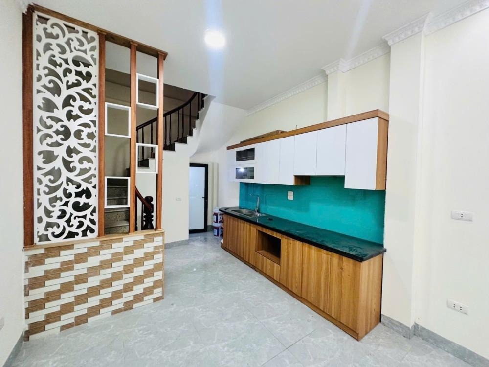 Hồ Tùng Mậu 36m² 5 Tầng, Mặt Tiền 3.1m, Gần Ga Tàu, Giá 8.2 Tỷ