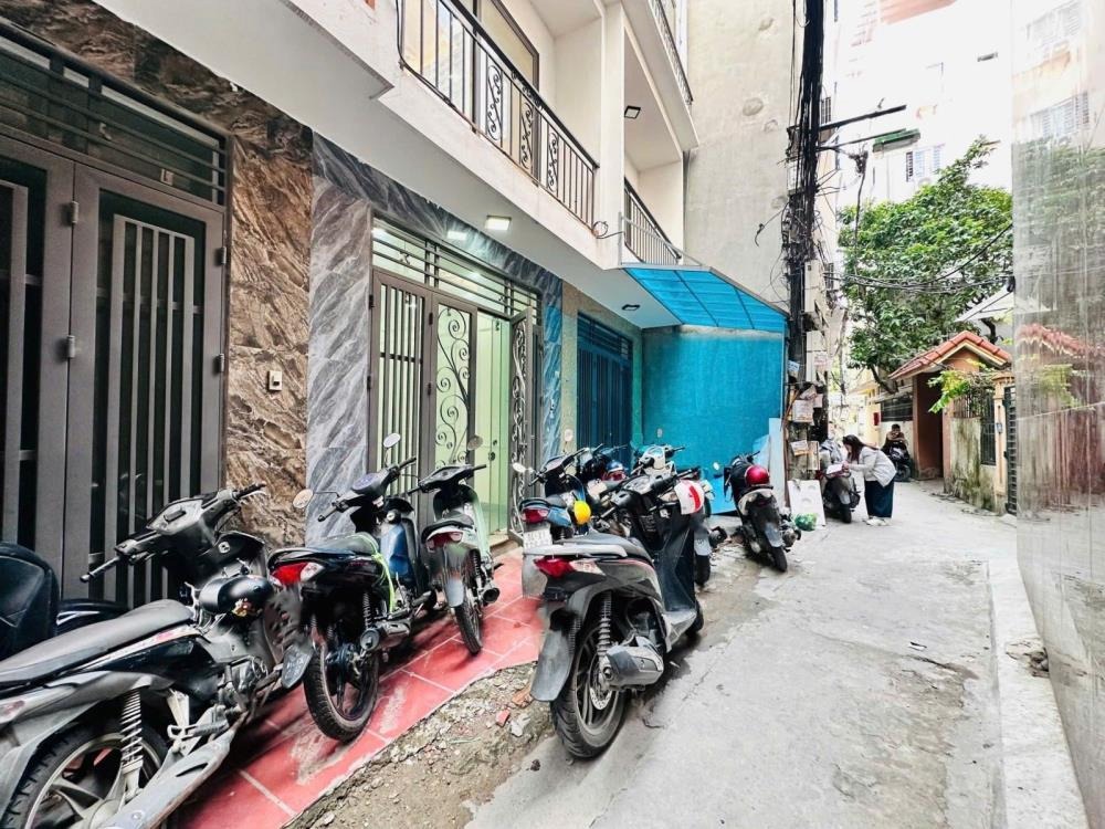 Hồ Tùng Mậu 36m² 5 Tầng, Mặt Tiền 3.1m, Gần Ga Tàu, Giá 8.2 Tỷ