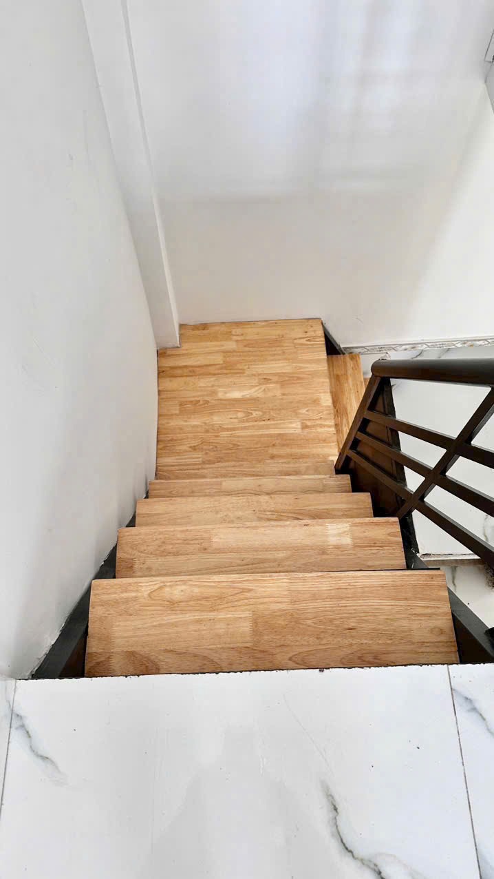 Nhà Mặt Tiền Tân Phú - Giá 2.6 tỷ - 1 Lầu 1 Phòng Ngủ - Vị Trí Đắc Lộc
