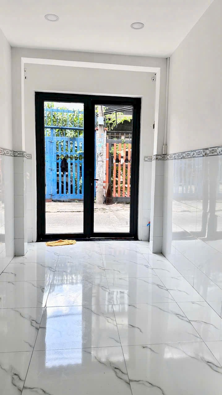 Nhà Mặt Tiền Tân Phú - Giá 2.6 tỷ - 1 Lầu 1 Phòng Ngủ - Vị Trí Đắc Lộc