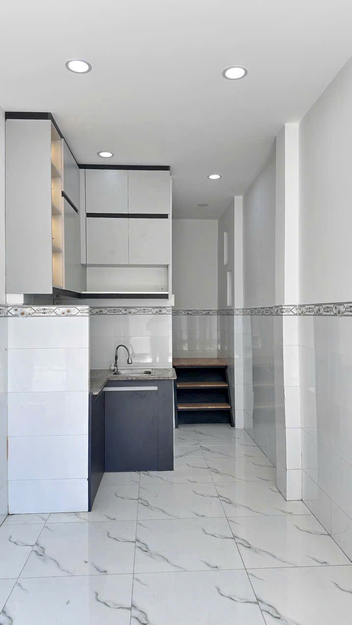 Nhà Mặt Tiền Tân Phú - Giá 2.6 tỷ - 1 Lầu 1 Phòng Ngủ - Vị Trí Đắc Lộc