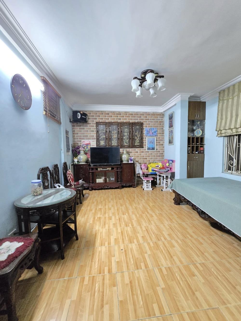 Bán Đất - Tặng Nhà Khâm Thiên: 5 Tầng, Mặt Tiền Rộng, Vị Trí Đắc Địa