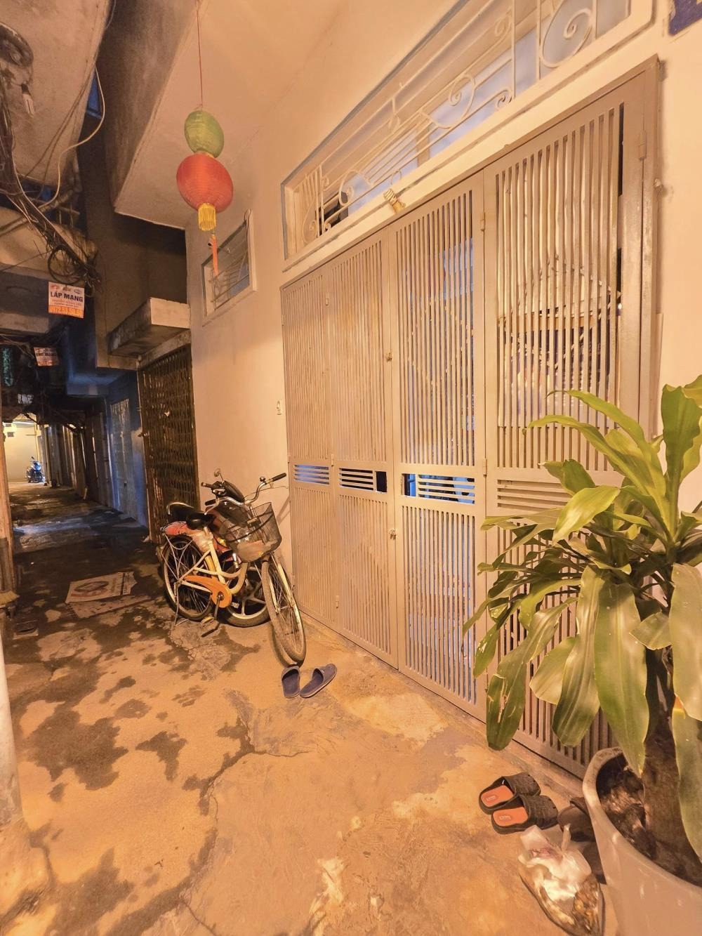 Bán Đất - Tặng Nhà Khâm Thiên: 5 Tầng, Mặt Tiền Rộng, Vị Trí Đắc Địa