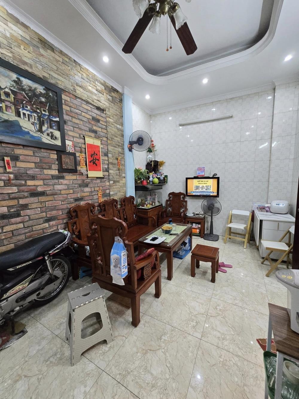 Bán Đất - Tặng Nhà Khâm Thiên: 5 Tầng, Mặt Tiền Rộng, Vị Trí Đắc Địa