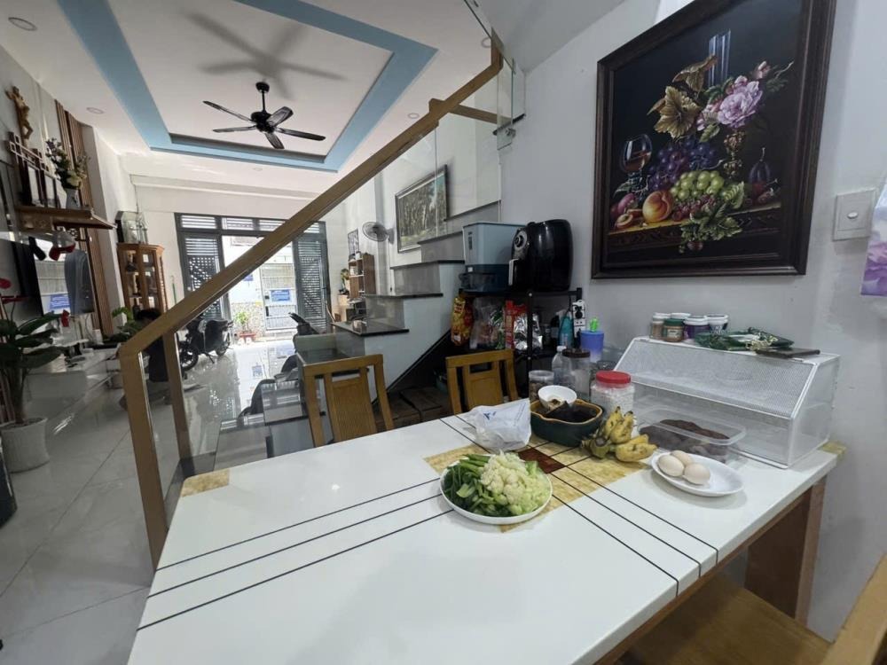Bán Nhà Mặt Tiền Tân Bình - 48m2, 2 Tầng, Giá 9.795 Tỷ - Vị Trí Đắc Địa