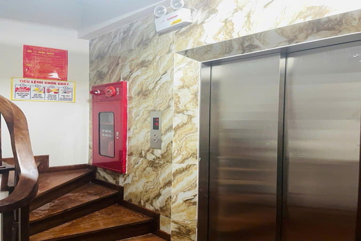 Siêu hót Nhà Tây Hồ 48m, tận 8 tầng, thang máy vù vù, có gara oto!
