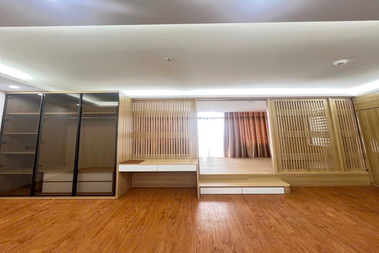 Siêu hót Nhà Tây Hồ 48m, tận 8 tầng, thang máy vù vù, có gara oto!