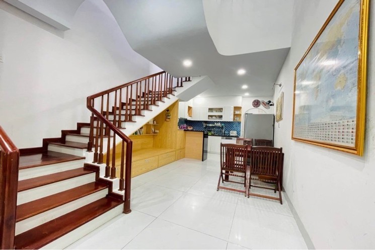► Nhà 30m ra MT Thi Sách, Ô tô Đậu vài bước, 60m2, 3 tầng mới xây 2 năm, cực chắc, an toàn, 4.x tỷ