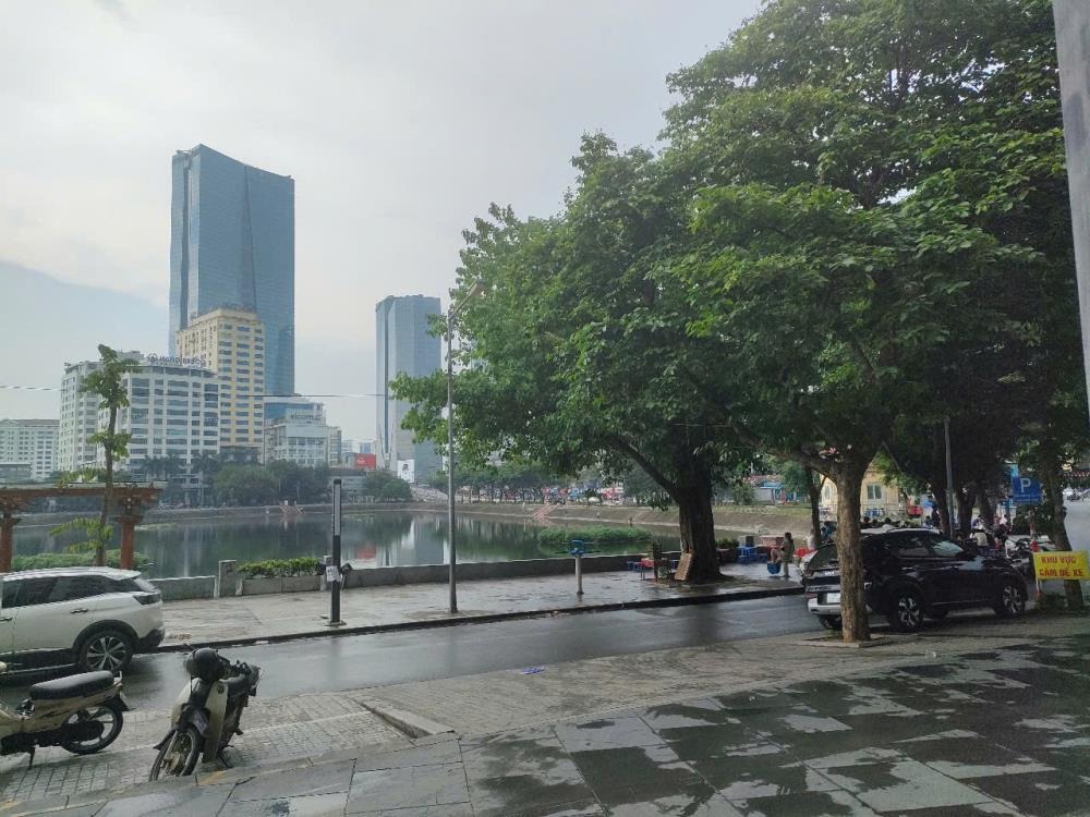 Mặt Bằng Kinh Doanh View Hồ Ngọc Khánh - Diện Tích 190m2, Vị Trí Đắc Địa