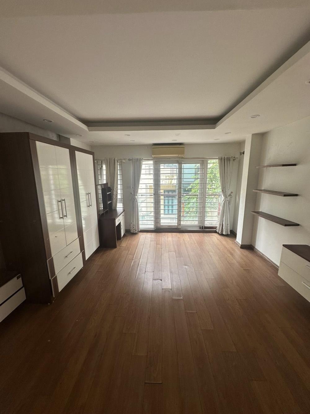 Bán nhà mặt tiền Đỗ Quang, Trần Duy Hưng - 42m² - 5 tầng - 22.5 tỷ