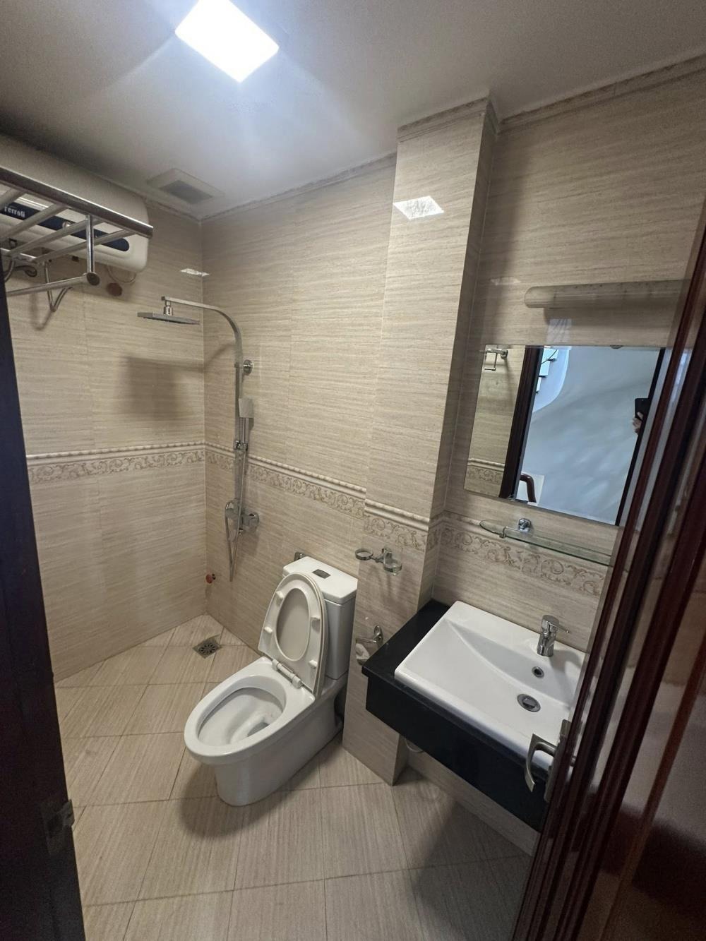 Bán nhà mặt tiền Đỗ Quang, Trần Duy Hưng - 42m² - 5 tầng - 22.5 tỷ