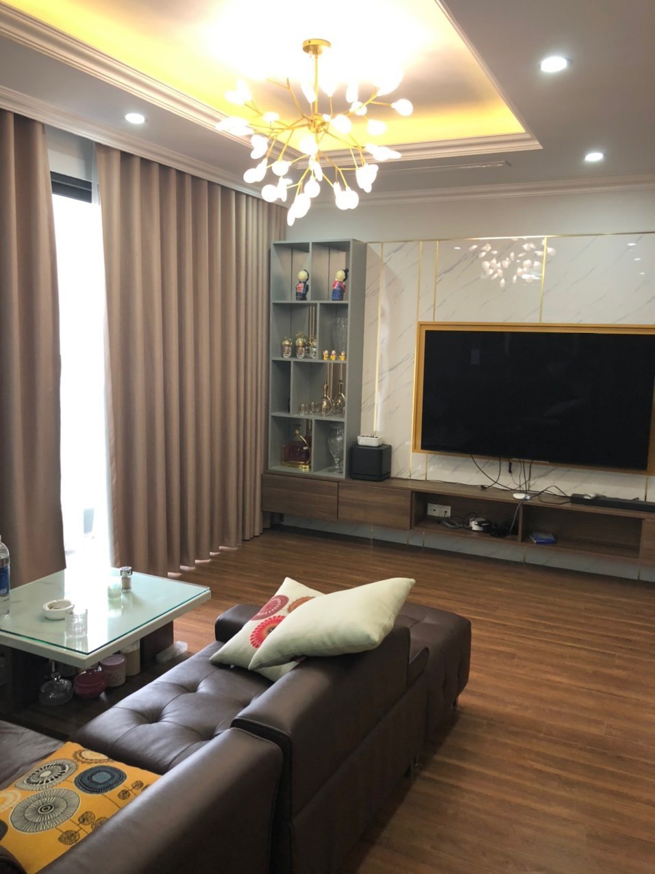 Bán Căn Hộ Vinhomes D’Capitale 3PN, View Hồ, Full Nội Thất - Giá Tốt