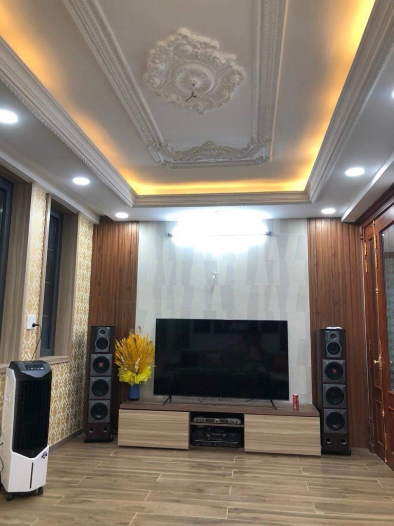 Bán Nhà Cao Cấp Gò Vấp - 7 Phòng, Ô Tô Vô Cửa, Giá 6.8 Tỷ
