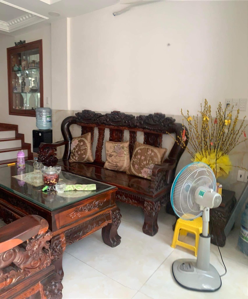 Bán Nhà Cao Cấp Gò Vấp - 7 Phòng, Ô Tô Vô Cửa, Giá 6.8 Tỷ
