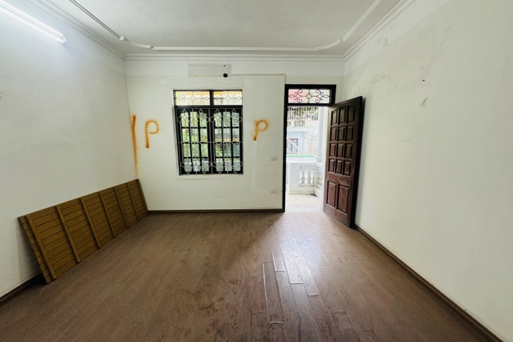 PHÂN LÔ QUÂN ĐỘI - Ô TÔ ĐỖ TRƯỚC CỬA - NHÀ MỚI ĐẸP DÂN XÂY - TẶNG FULL NỘI THẤT KHÁCH CHỈ CẦN XÁCH