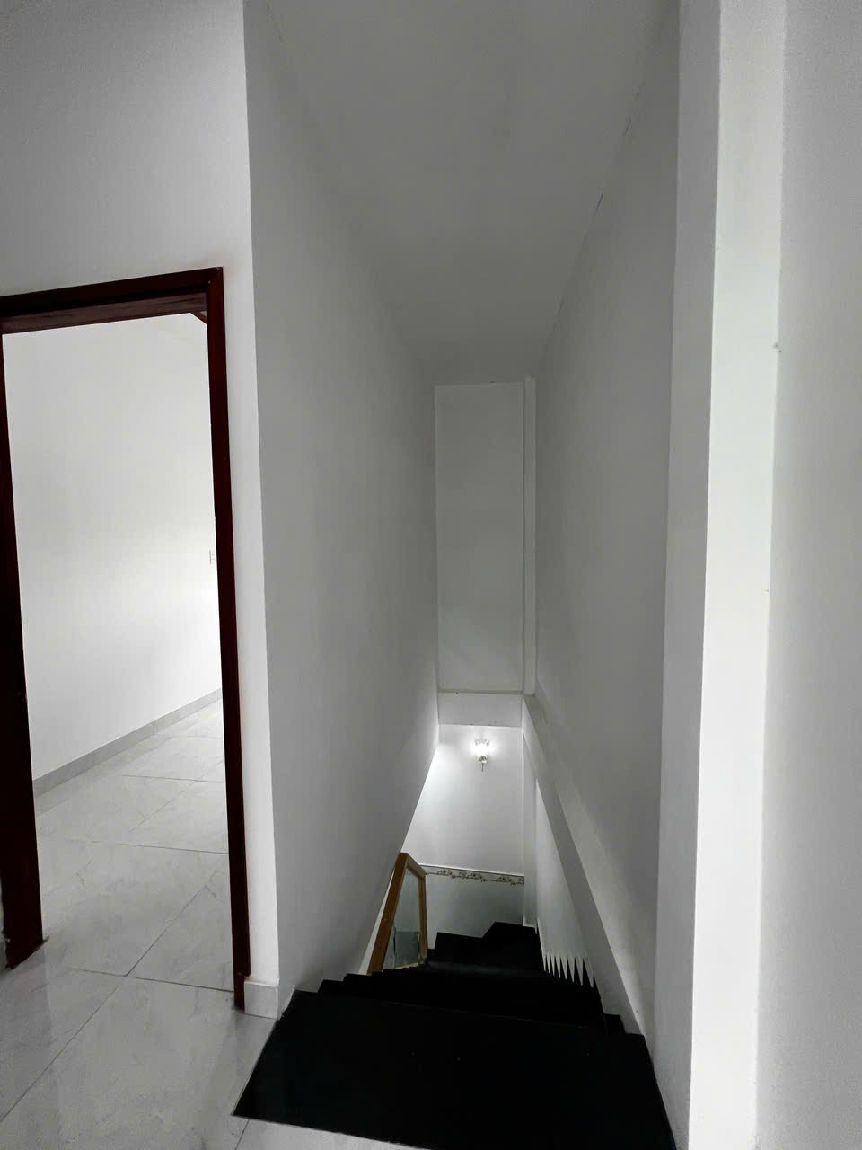 Nhà chính chủ giá chỉ 599tr, sổ hồng riêng - Vị trí đắc địa gần KCN Xuyên Á