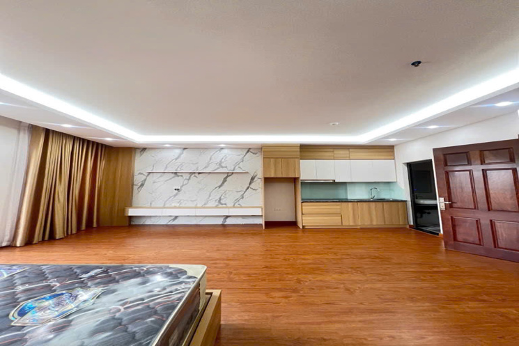 Nhà Tây Hồ 48m, tận 8 tầng, thang máy vù vù, có gara oto!