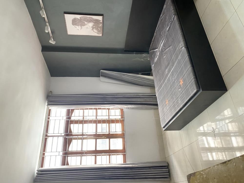 Nhà Cát Linh - 38m2 - 5 Tầng - 10.3 Tỷ - Vị trí Vip, Phân Lô, Ngõ Thoáng