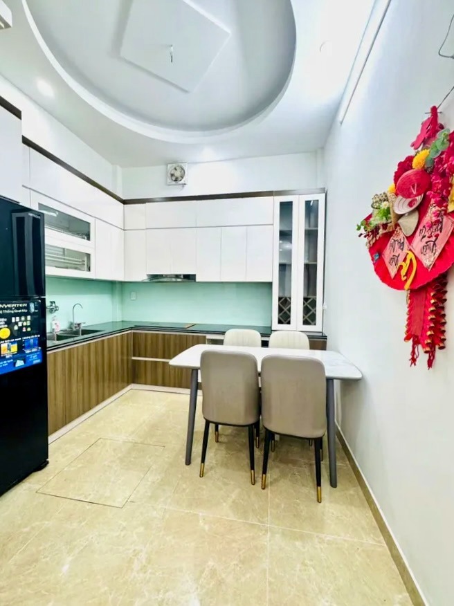 Bán nhà phố Hoàng Mai 40m², 5 tầng, 4PN, ngõ ô tô, giá 8 tỷ+