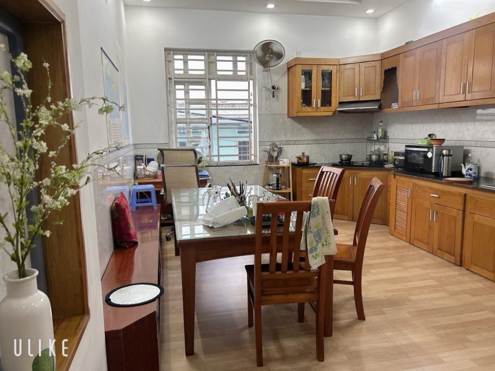 Bán Nhà Tân Phú: 3 Tầng, 80m2, Giá 8.8 Tỷ - Vườn Lài, Khu VIP