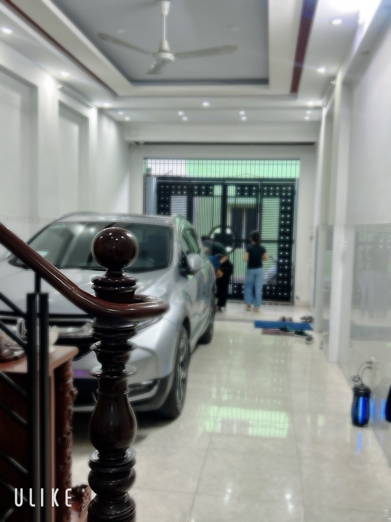 Bán Nhà Tân Phú: 3 Tầng, 80m2, Giá 8.8 Tỷ - Vườn Lài, Khu VIP