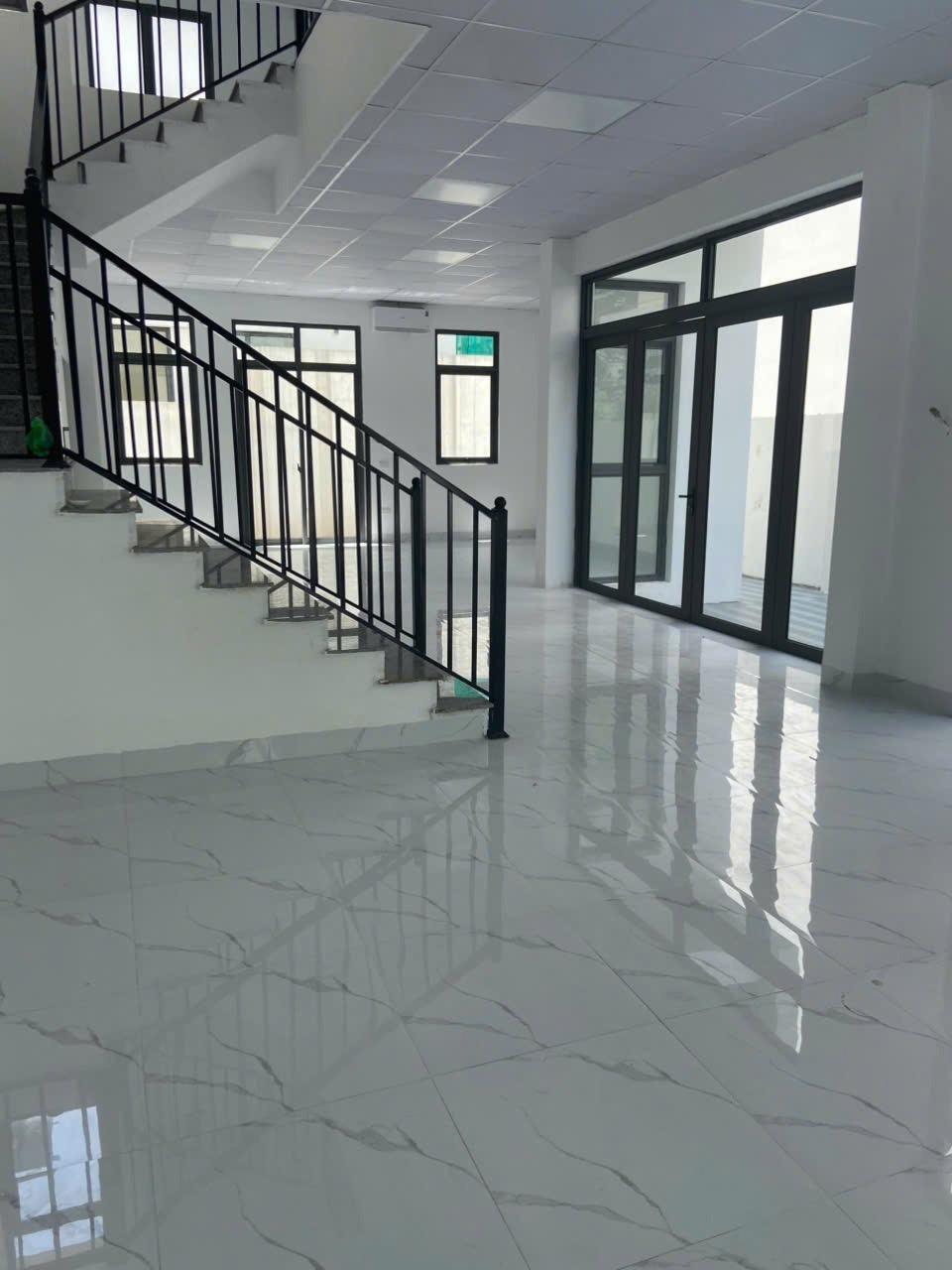 Cho Thuê Tầng 1 Biệt Thự An Quý Villa - Vị Trí Đắc Địa, Nội Thất Cao Cấp