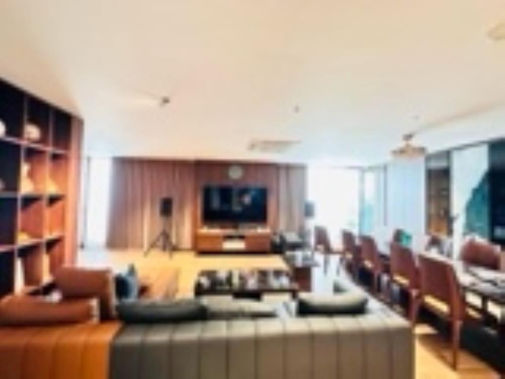 Bán Gấp Nhà Mặt Phố Nghi Tàm - 100m2 - Giá 95 Tỷ (TL)