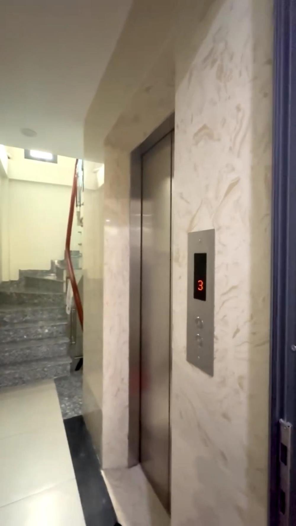 Nhà Mặt Phố Hòe Nhai 34 Tỷ - 44m2, 4PN, Thang Máy, Vị Trí Đắc Địa