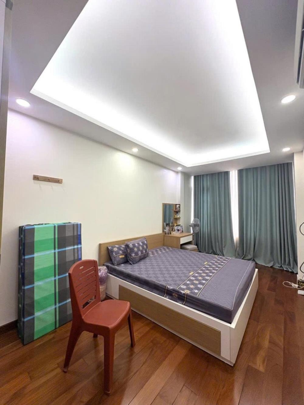 Nhà Mặt Phố Hòe Nhai 34 Tỷ - 44m2, 4PN, Thang Máy, Vị Trí Đắc Địa