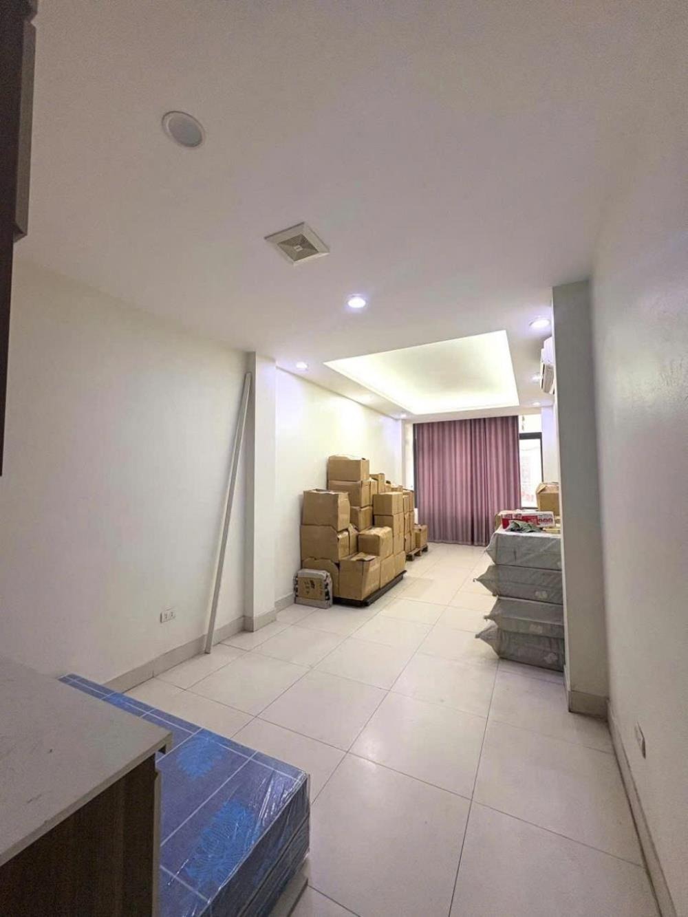 Nhà Mặt Phố Hòe Nhai 34 Tỷ - 44m2, 4PN, Thang Máy, Vị Trí Đắc Địa