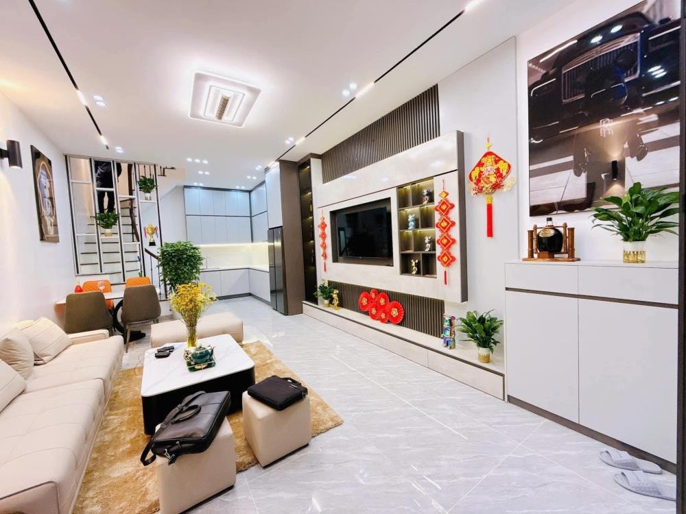 Trần Duy Hưng - Siêu phẩm phân lô 35m2, 5 tầng, Oto đỗ cửa - Giá 8 tỷ