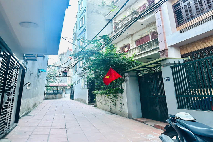 Lạc Long Quân - ngõ nông, thông - 100m ra Hồ Tây - nhà dân xây - 65m2x6 tầng giá nhỉnh 9 tỷ