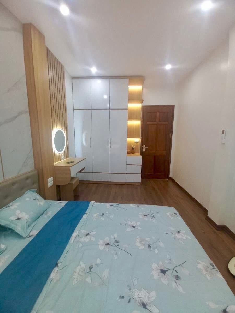 Bán nhà Quận Đống Đa - 38m2, 4 Tầng, Ô Tô Đỗ Cửa - Giá 12.5 Tỷ