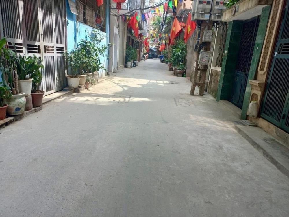 Bán nhà Quận Đống Đa - 38m2, 4 Tầng, Ô Tô Đỗ Cửa - Giá 12.5 Tỷ