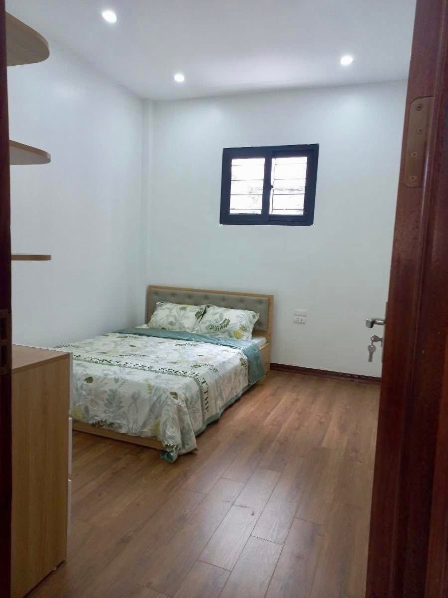 Bán nhà Quận Đống Đa - 38m2, 4 Tầng, Ô Tô Đỗ Cửa - Giá 12.5 Tỷ