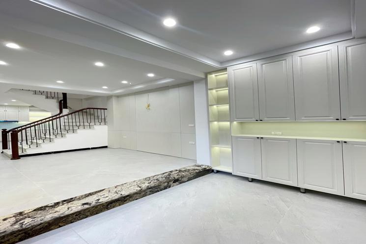 NHÀ ĐẸP - ĐÔNG THIÊN - HOÀNG MAI - NGÕ THÔNG TỨ TUNG NHIỀU TIỆN ÍCH NHÀ MỚI CỨNG - DT 38M - 5 TẦNG