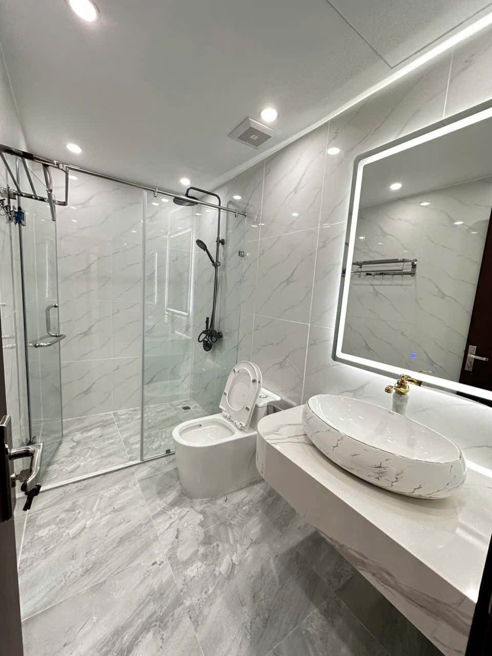 Bán Căn Hộ Bộ Kế Hoạch Đầu Tư Quan Hoa: 105m2, 3PN, 8.1 tỷ