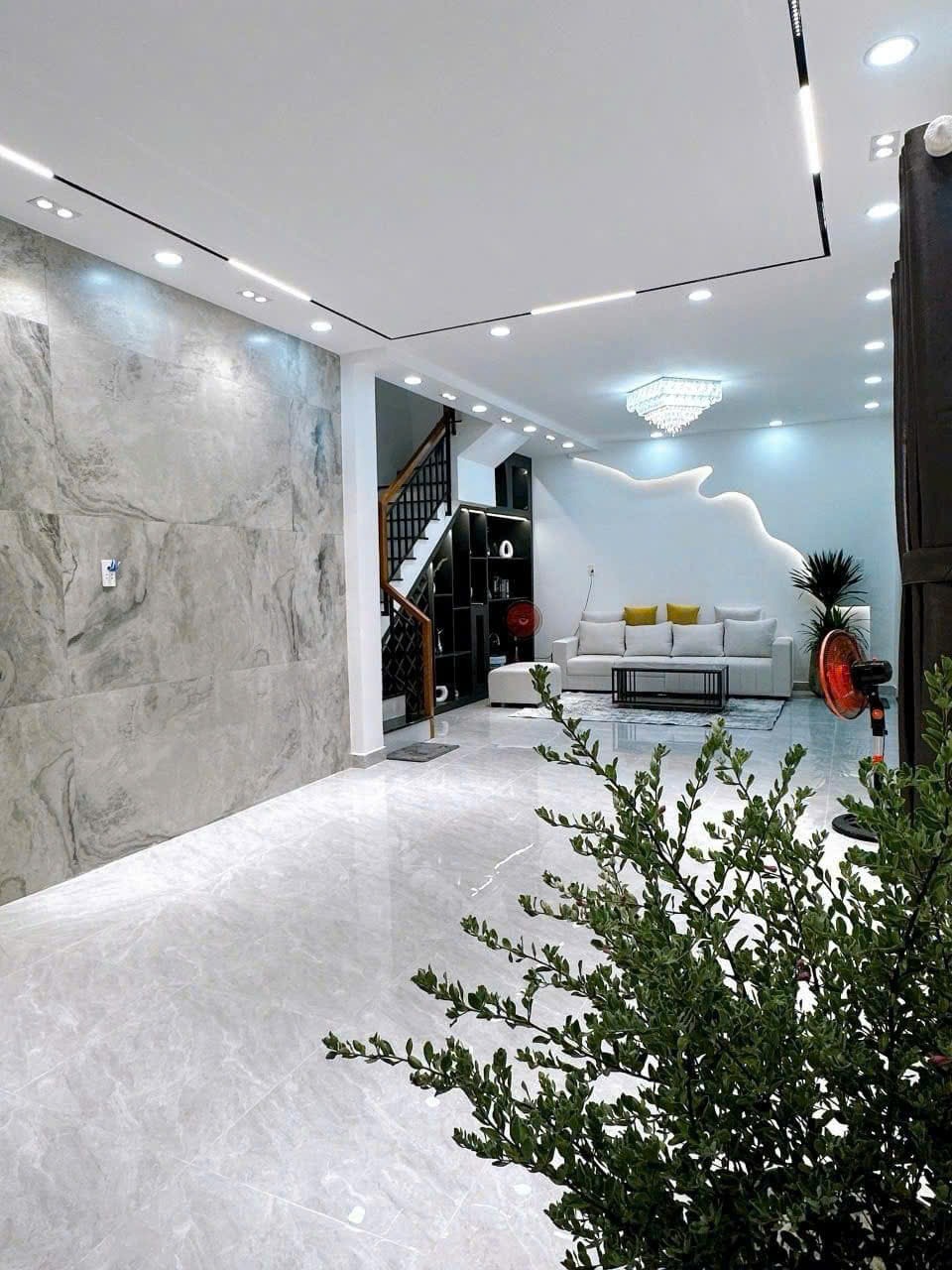 Nhà 4 Tầng Bình Thạnh - 73m² - SHR - Tiện Ích Vượt Trội
